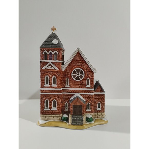 Church on Main Street from the Lefton Colonial Village collection, Antique Model - Picture 5 of 16